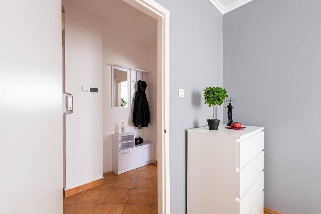 Apartamento Spacious And Bright Flat Between Airport & Center Budapest Exterior foto
