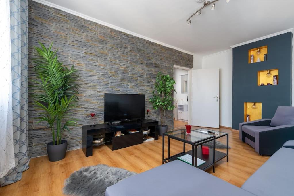 Apartamento Spacious And Bright Flat Between Airport & Center Budapest Exterior foto